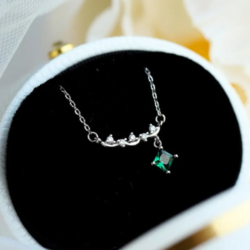 ANENJERY Emerald Zircon Arc Necklace for Women Vintage Simple