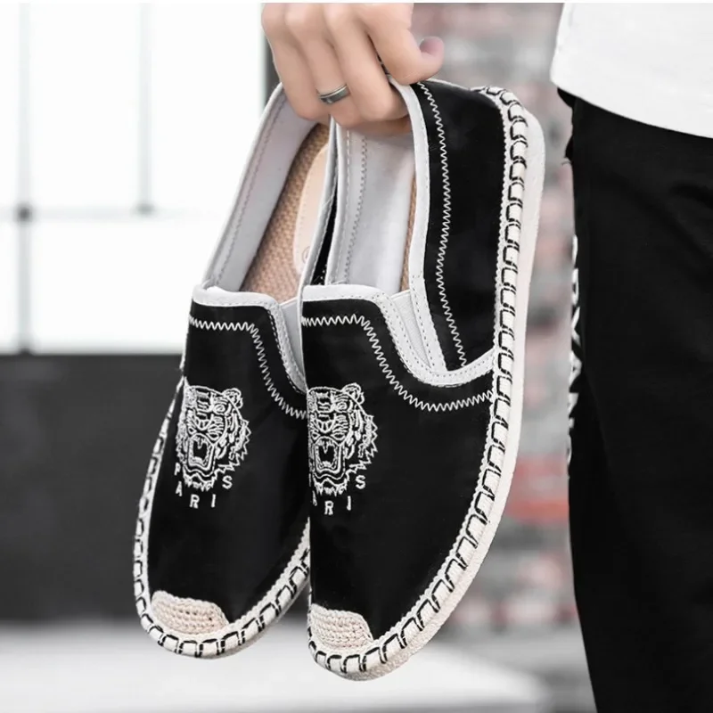 Men Comfort Canvas Breathable Tiger Head Embroidered Loafers Male Outdoor Walking Shoes Soft sole Jogging Sneakers Footwear