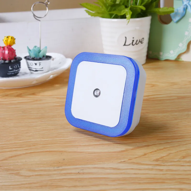 Lampada da letto a luce notturna novità di moda romantica 0.5w per lampadine a Led per bambini batteria a secco di emergenza atmosfera scheda di colori della spina