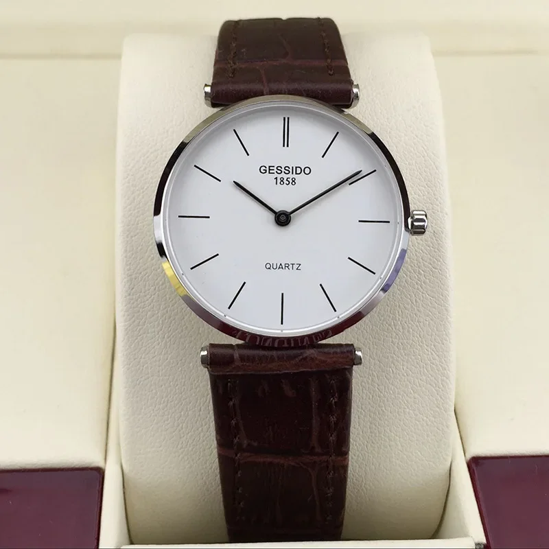 2025 Orologio da coppia semplice ultrasottile Orologio da uomo al quarzo casual impermeabile in pelle