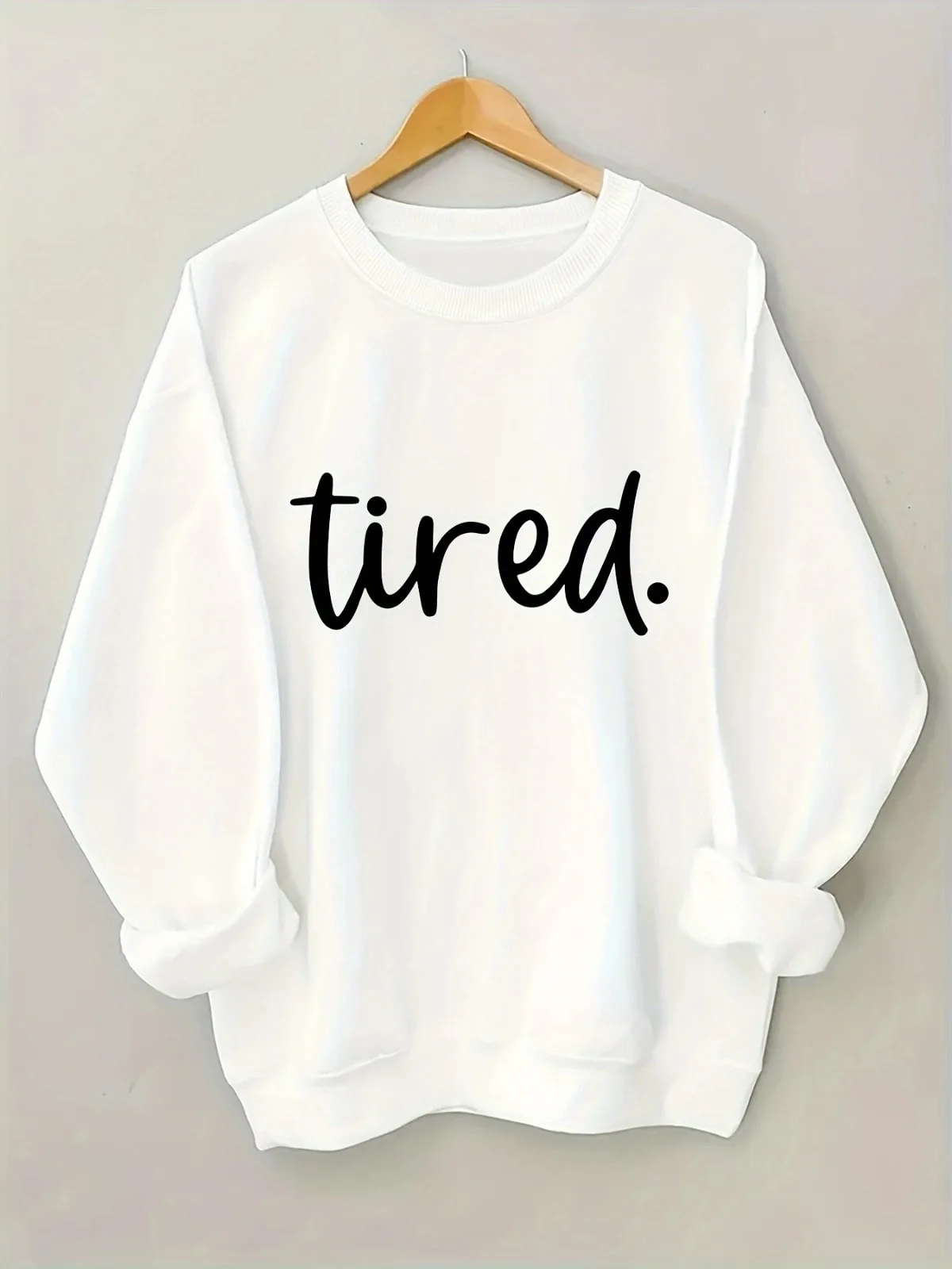 Damska bluza z nadrukiem liter, okrągły dekolt, idealna na prezenty świąteczne, styl uliczny i uniwersytecki.