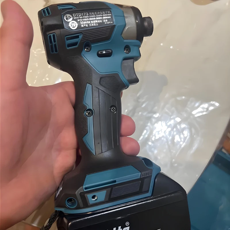 

Makita DTD173 1800rpm Brushless Electric screwdriver Impact Driver 180Nm Electric Drill Wood/Bolt/T-Mode Makita 18V Battery