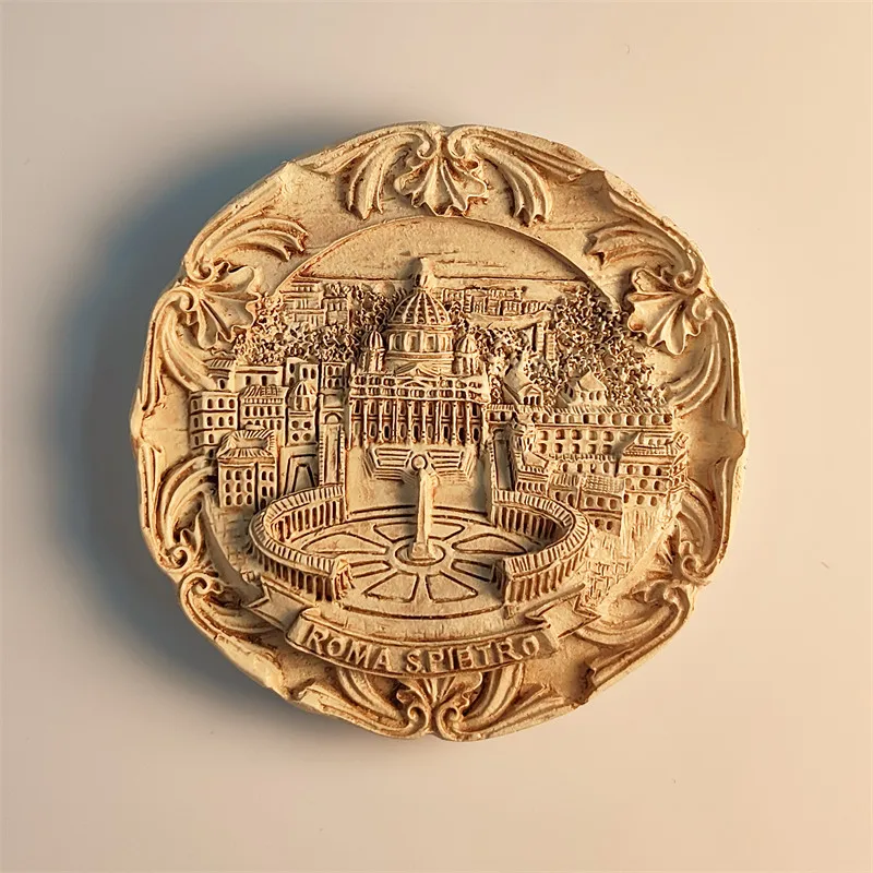 Vintage-style distressed landmark building magnet for tourists visiting Rome, Italy. Resin material.