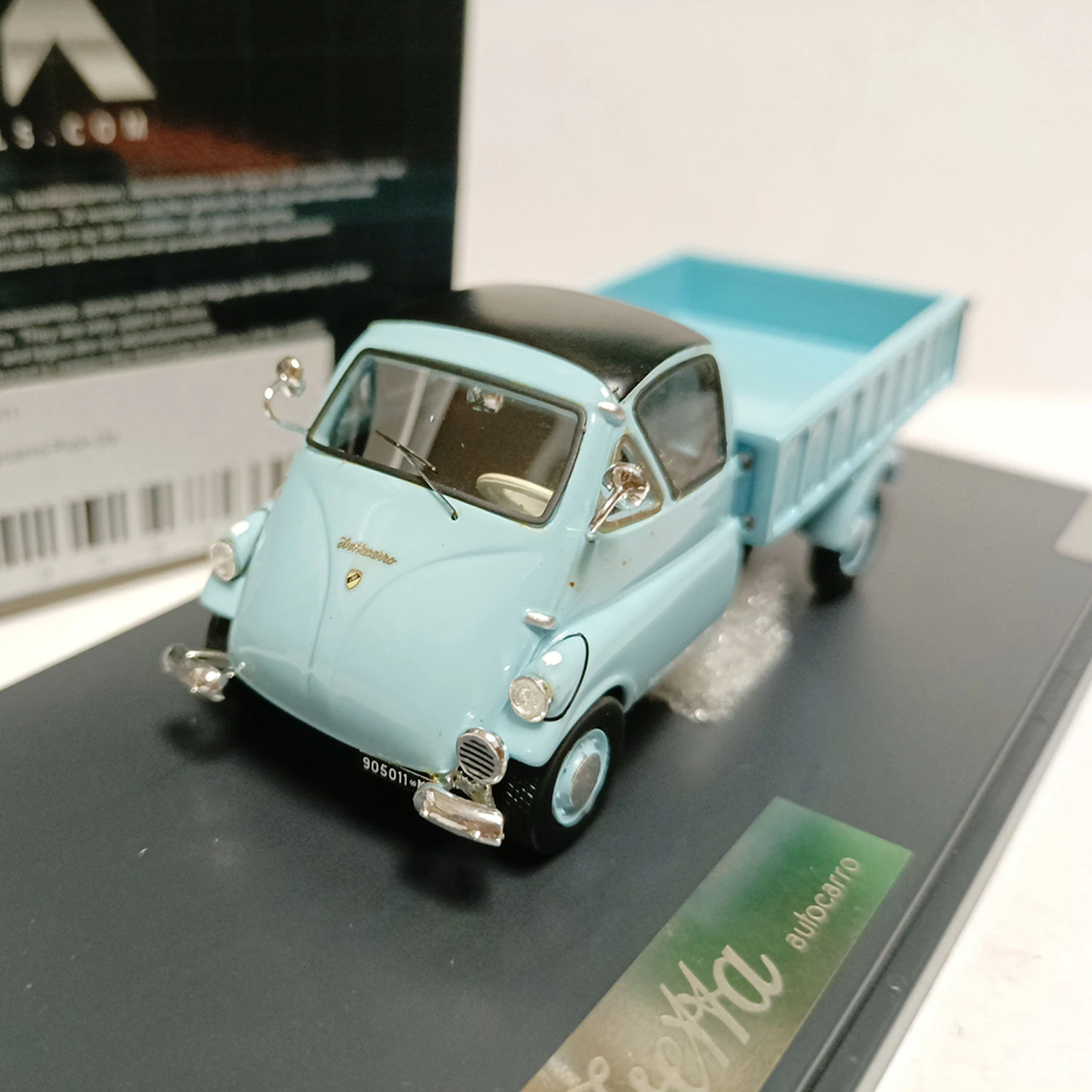 Matrix 1:43 Scale Resin Blue Isetta Autocarro Transport Pickup Truck Toys Cars Model Classics Adult Gift Souvenir Static Display