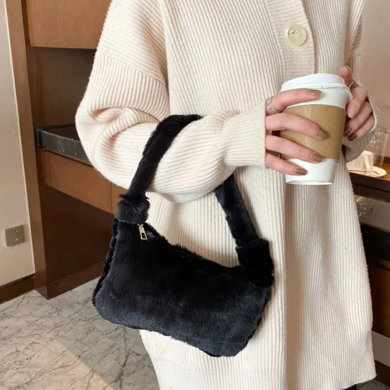 2024 Spring and Summer New Korean fashion stuffed Tote Bag Furry Bag Women\'s Shoulder Crossbody Underarm Bag