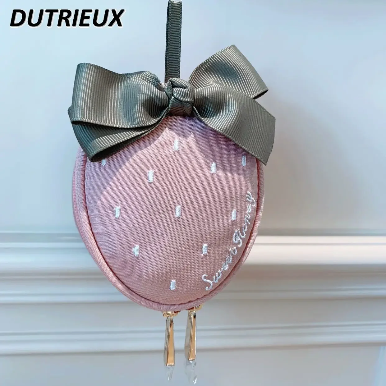 

Sweet Strawberry Style Jewelry Box Travel Portable Fabric Ladies Storage Big Bow Cute Fashion Hanging Cosmetic Bags for Women