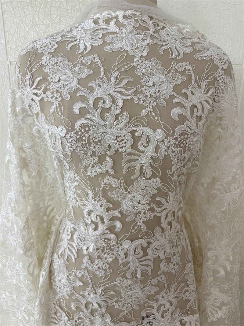 

New Fashion Cord Embroidery Mesh Guipure White Embroidery Lace Fabric French Chantilly Lace For Wedding Dress Garment