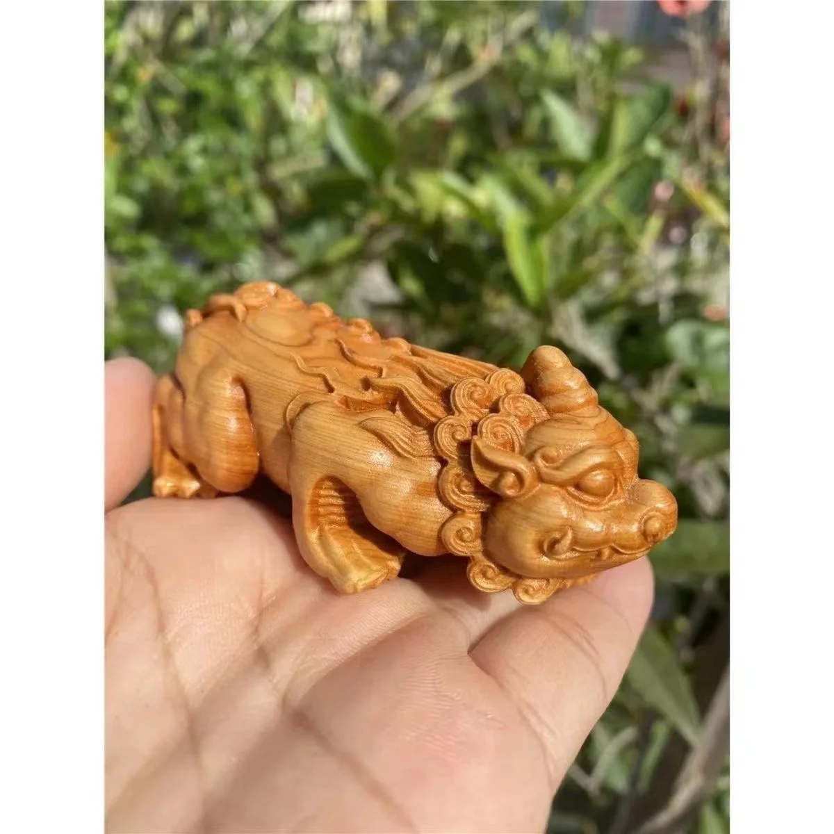 Thuja Wood Carving Brave Troops Ornament Chinese Lucky Feng Shui Mascot for Home Decoration Men Women Wealth Gift I Ching