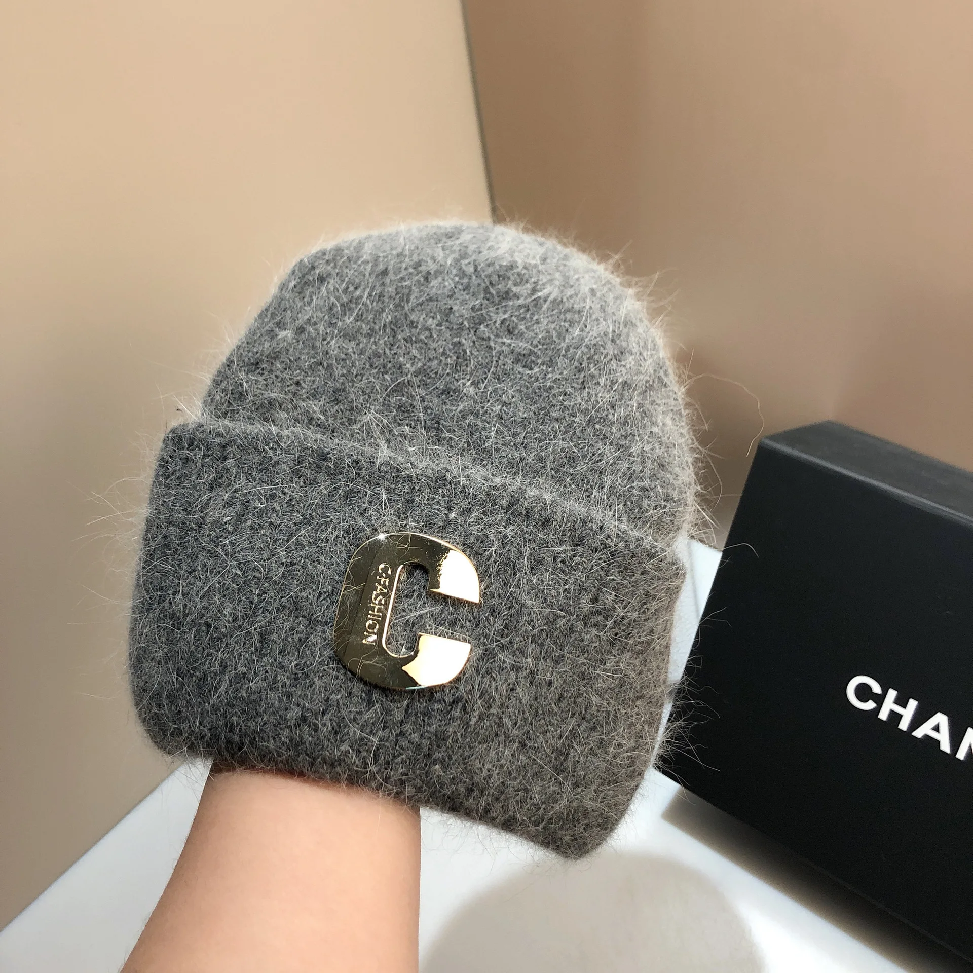 Designer Brand Winter Beanies Hats for Women Diamonds Letters Real Rabbit Fur Knitted Hat Casual Bonnet Soft Warm Skullies Caps