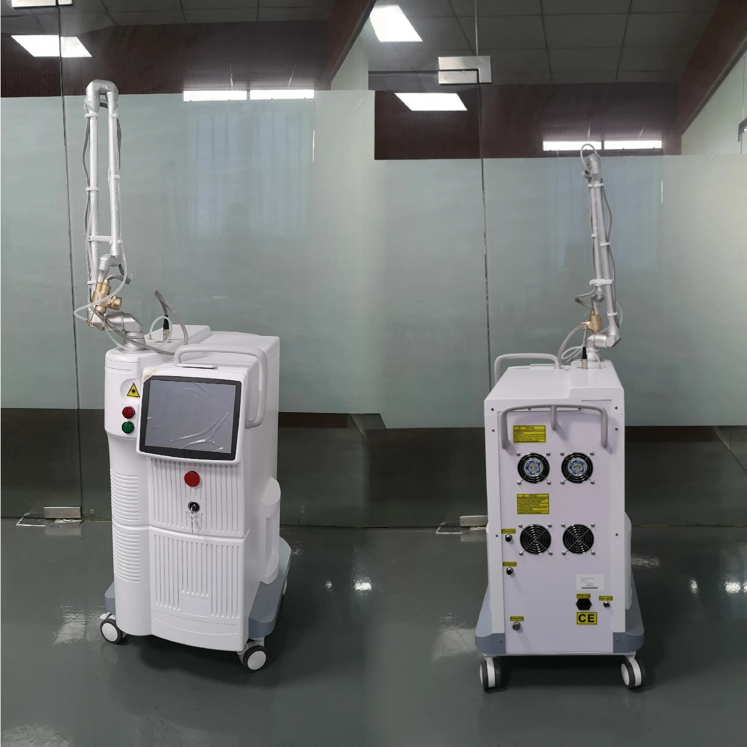 

Co2 Фракционная машина для лечения 4D Fotona 10600nm Машина для удаления шрамов от прыщей