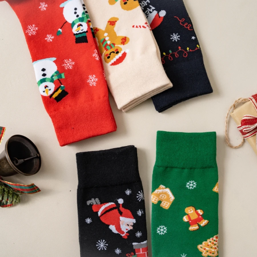 MYORED 10 pairs of cartoon cute Christmas socks Fashion trend creative cotton men\'s casual mid-tube socks Snowman Santa Claus