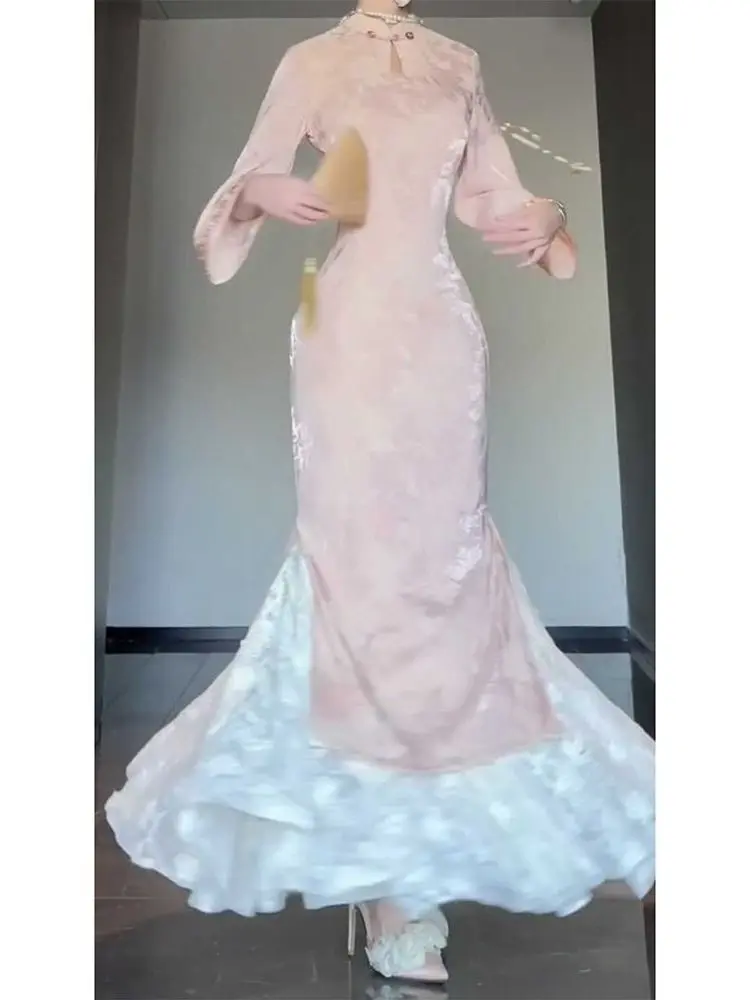 

Elegant Pink Embroidered Button Dress New Chinese Style Qipao Long Sleeve Low Slit Daily Wear Polyester Fiber Autumn High Waist