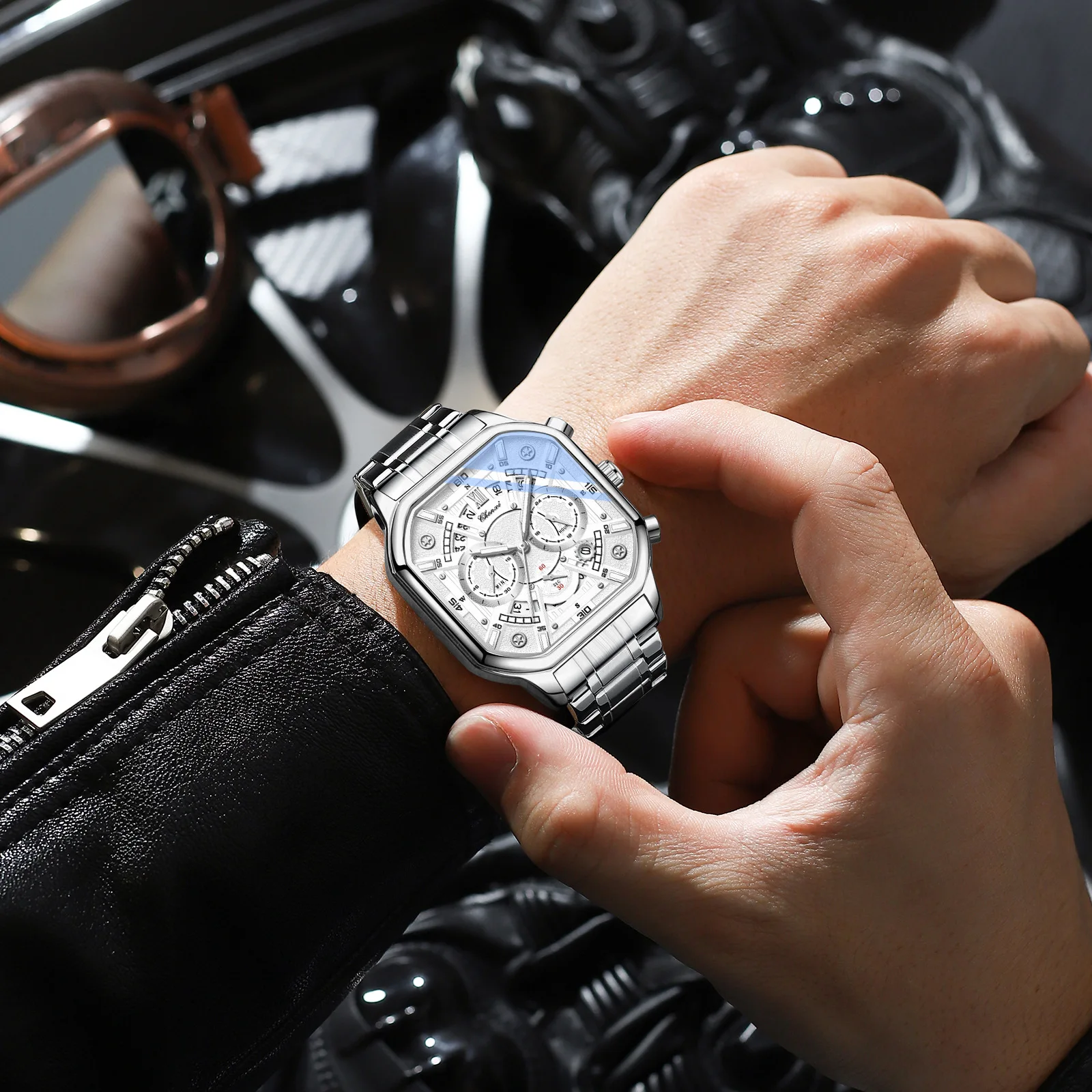 ساعة كوارتز رجالية ذهبية فاخرة بمينا هيكل عظمي مع تقويم كرونوغراف مضيء ساعة يد ذهبية متعددة الوظائف للرجال