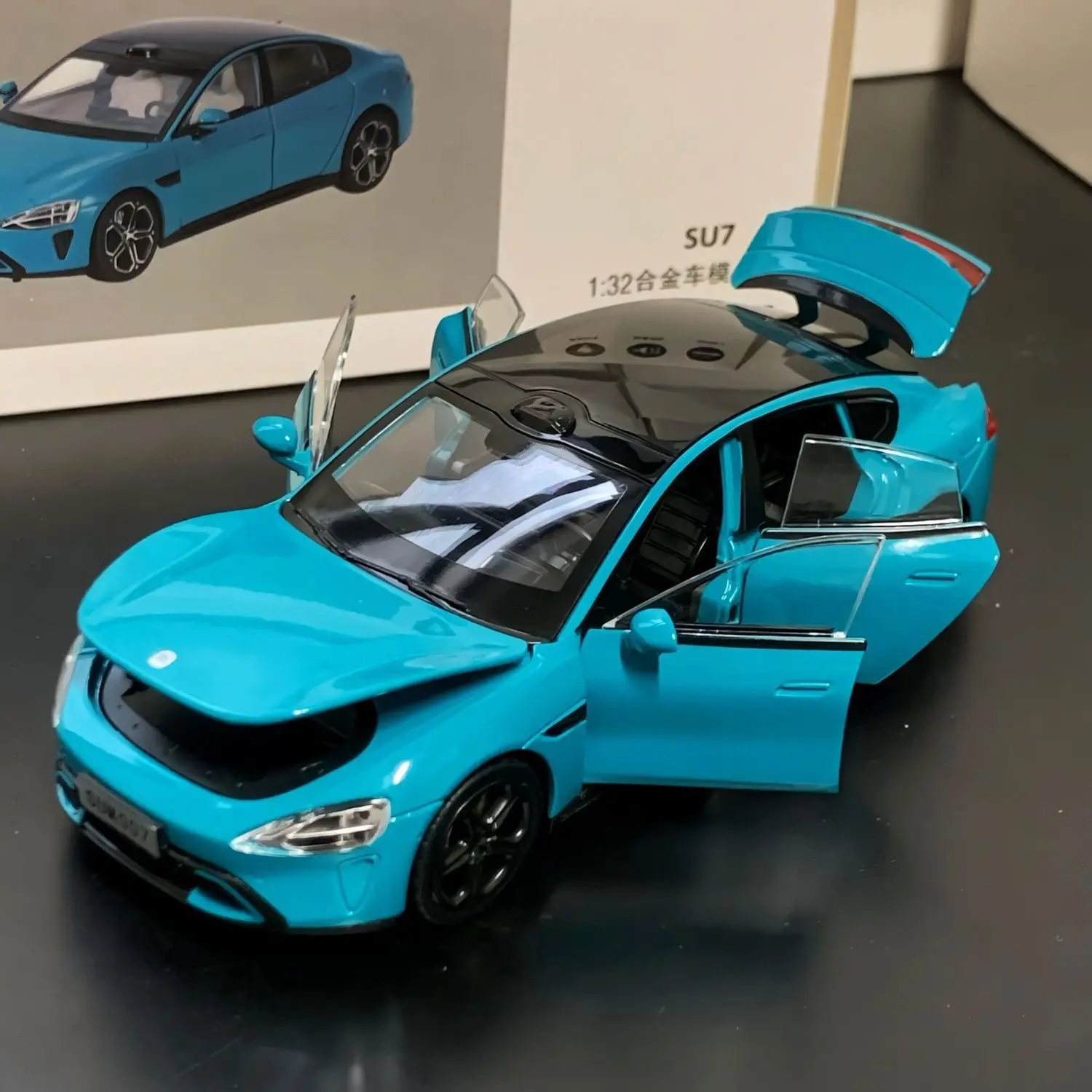 FOR SU7 Alloy Car Model 1:32 Bay Blue Simulation Light Sound Car Model Birthday Gift Ornament Collection
