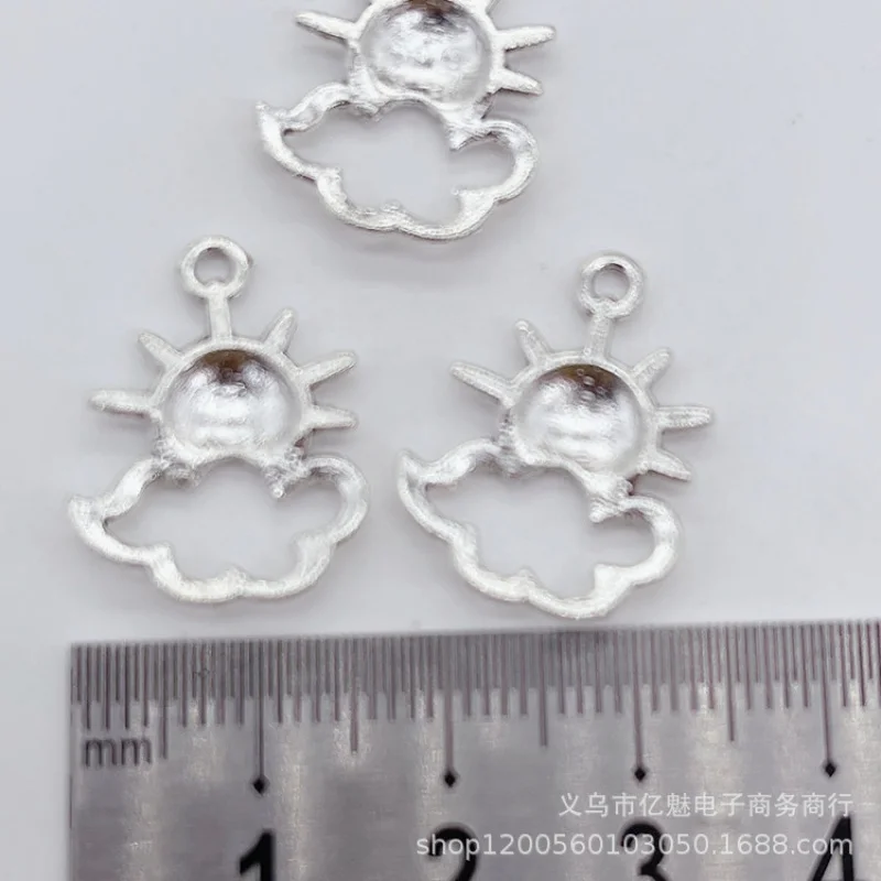 Factory Direct Sales 100Pieces 16*21mm Ornament Sun Clouds dCreative Necklace Earrings Clothing Bag Pendant