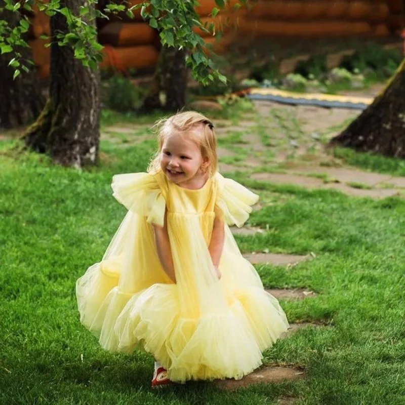 

Yellow Color Flower Girl Dresses For Wedding Party Cap Sleeve Puffy Tulle Skirt Girls' Pageant Gowns Kids Birthday Christening