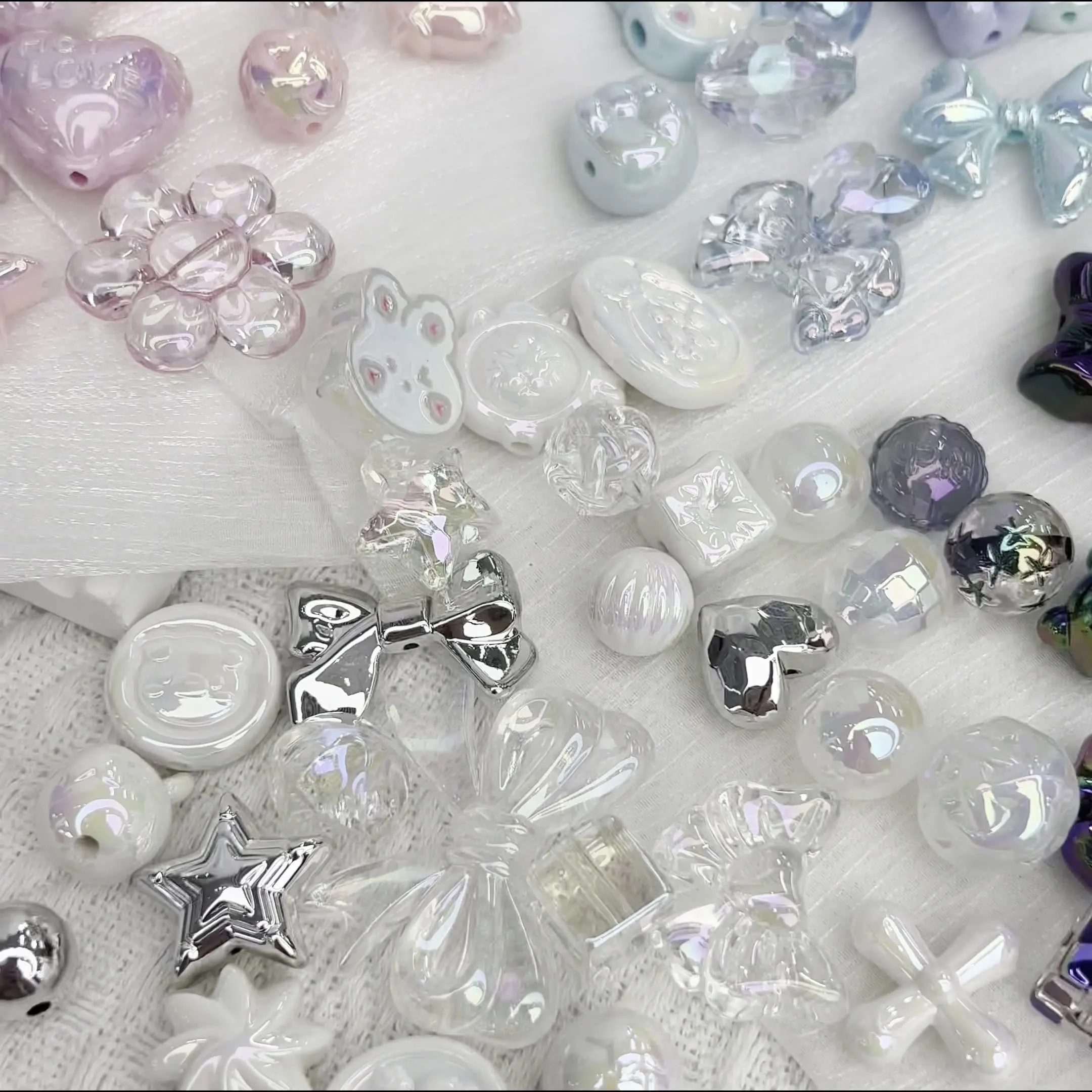 50 جرام/100 جرام DIY أغطية الرأس للأطفال صنع الأربطة الجلدية، مواد الاكريليك، الملحقات، الخرز السائب، أكياس متعددة الألوان المختلطة