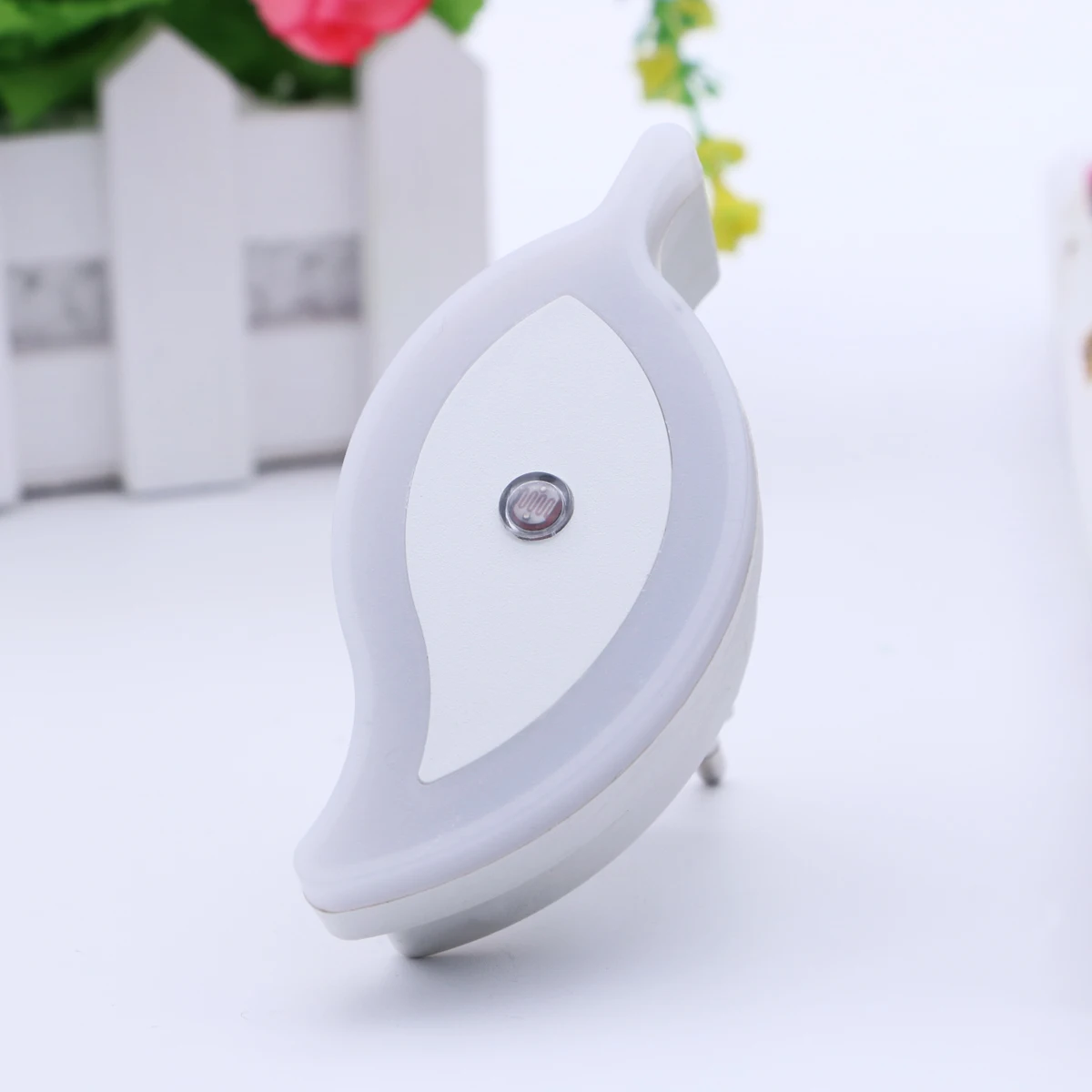 

LED Night Lamp Leaf Motion-sensor Lights Mini Portable Light for Home Office with EU Plug, 220V (Green)