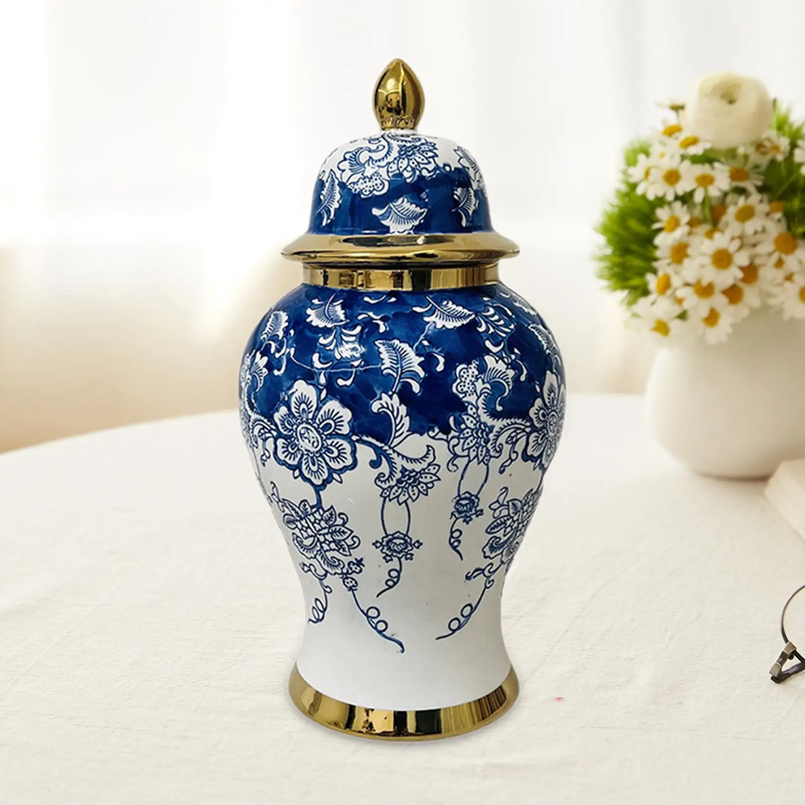 Blue and White Porcelain Jar Storage Tank Chinese Flower Arrangement with Lid Ceramic Flower Vase for Home Weddings Decorative