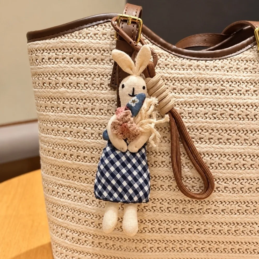 Cute DIY Craft Rabbit Brooch Lightweight Bag Decoration Small Doll Keychain Keychain Cartoon Brooch Pin Women Girls