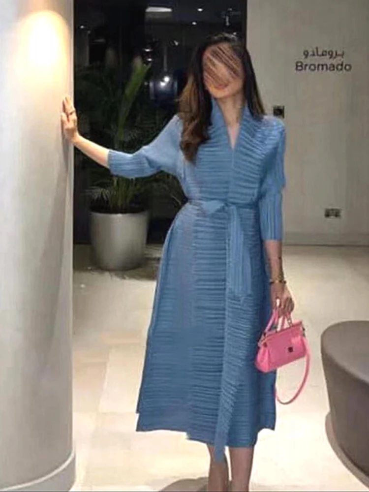 EGRM Fashion Pleated Dress Women V-neck Long Sleeves with Belt Medium Length Loose A-line Party Dresses 2024 Spring New 7RM9061