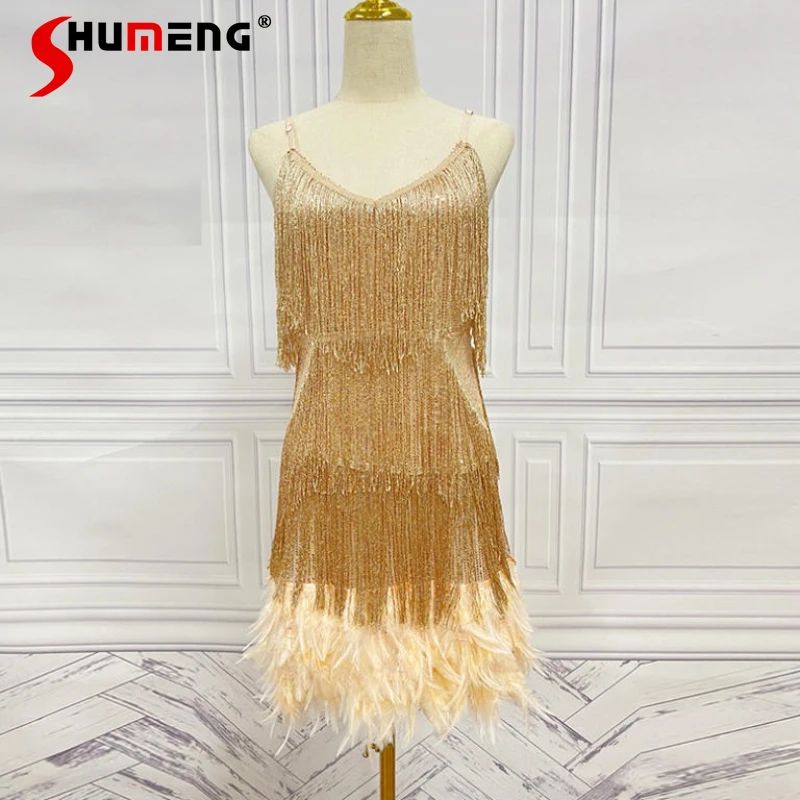 Abito da donna sexy con nappe alla moda Abito da sera con paillettes in piume con scollo a V Abito estivo femminile senza maniche con cinturino multicolore