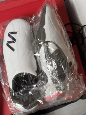 

Hot-selling 2025 Winter Arrival Outdoor Anti-Slip Wear-Resistant High-Quality Walking Sneakers, Excellent Traction