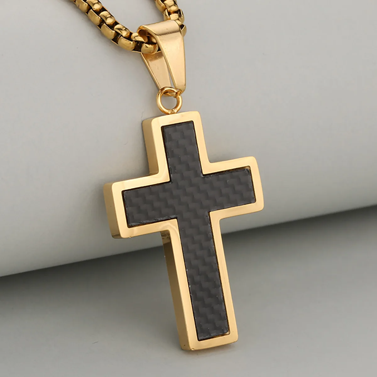 

Carbon Fiber Stainless Steel Gold-Plated Cross Pendant Necklace For Men And Women, Advanced Texture Showing Style