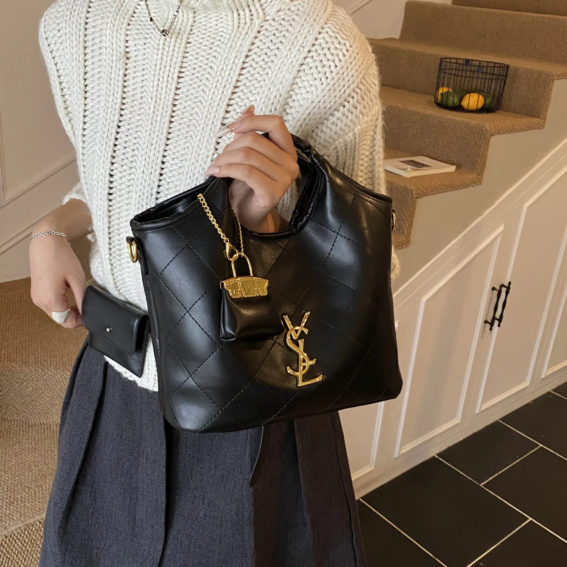 

Роскошная сумка на ремешке-цепочке со съемным шармом, дизайнерская сумка через плечо и через плечо для женщин, модная универсальная сумка