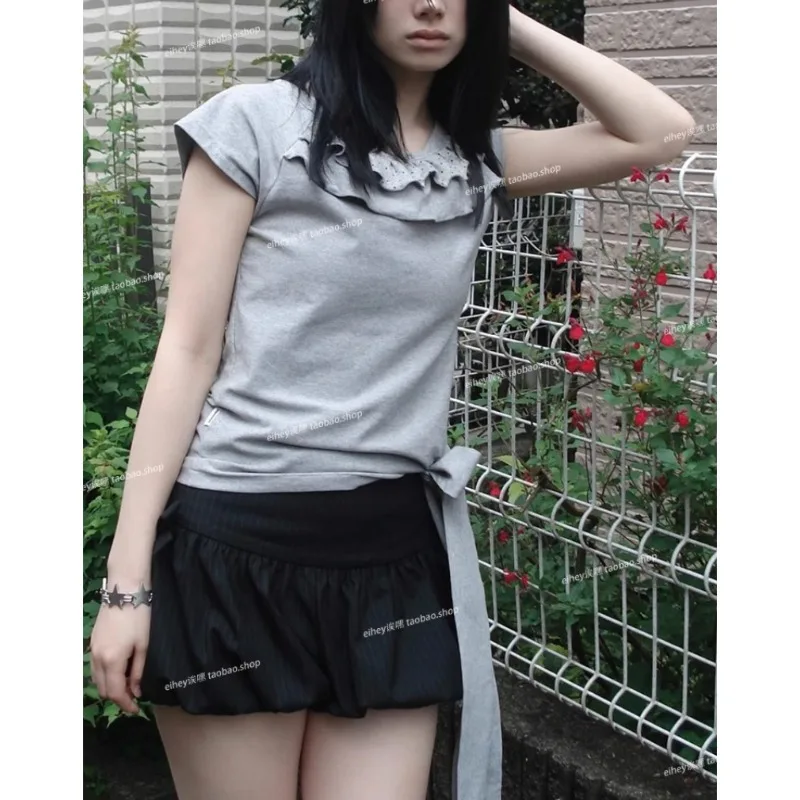 NOVEDAD DE VERANO 2021, pantalones cortos negros plisados con empalme de lazo de calle para mujer + camiseta Sexy sin tirantes de manga corta, traje de dos piezas