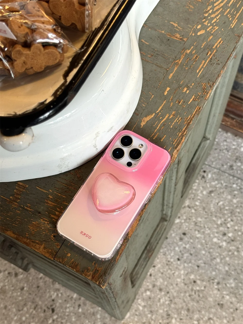 Różowe etui na telefon w kształcie serca z gradientem, pasujące do iPhone 16 Pro 15 14 13 Pro Max, z podstawką i bransoletką, pasujące do Magsa.