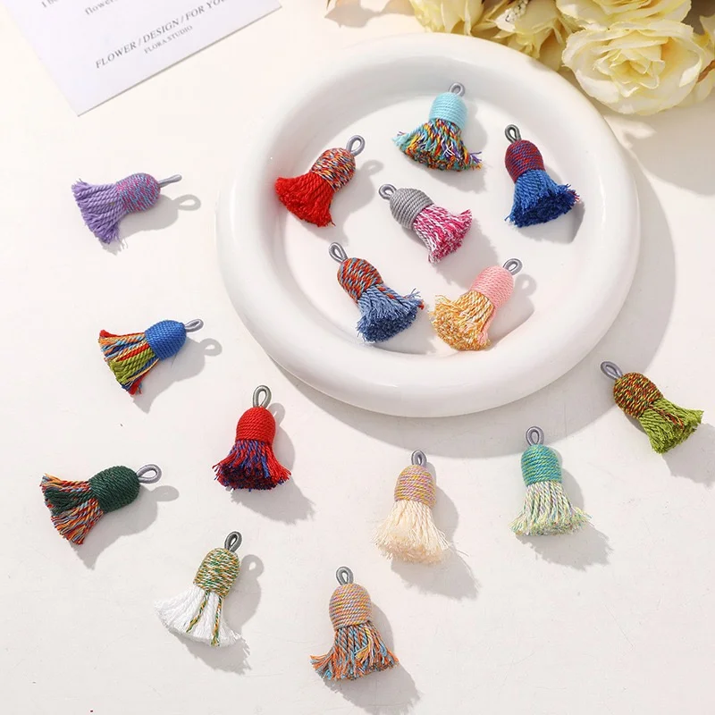 

Оптовая продажа, 30 шт./лот, цветной принт, мультяшная форма кисточки, хлопковые бусины ручной работы, подвески, ювелирные изделия «сделай сам», аксессуары для одежды