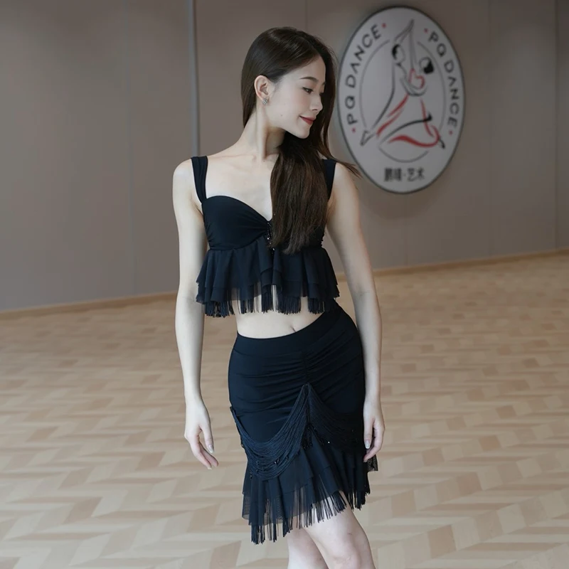 Nuovi abiti da ballo latino Donna Estate Pratica vestito Top con frange Gonna Abito da ballo nero Club Rumba Performance Wear DNV24363