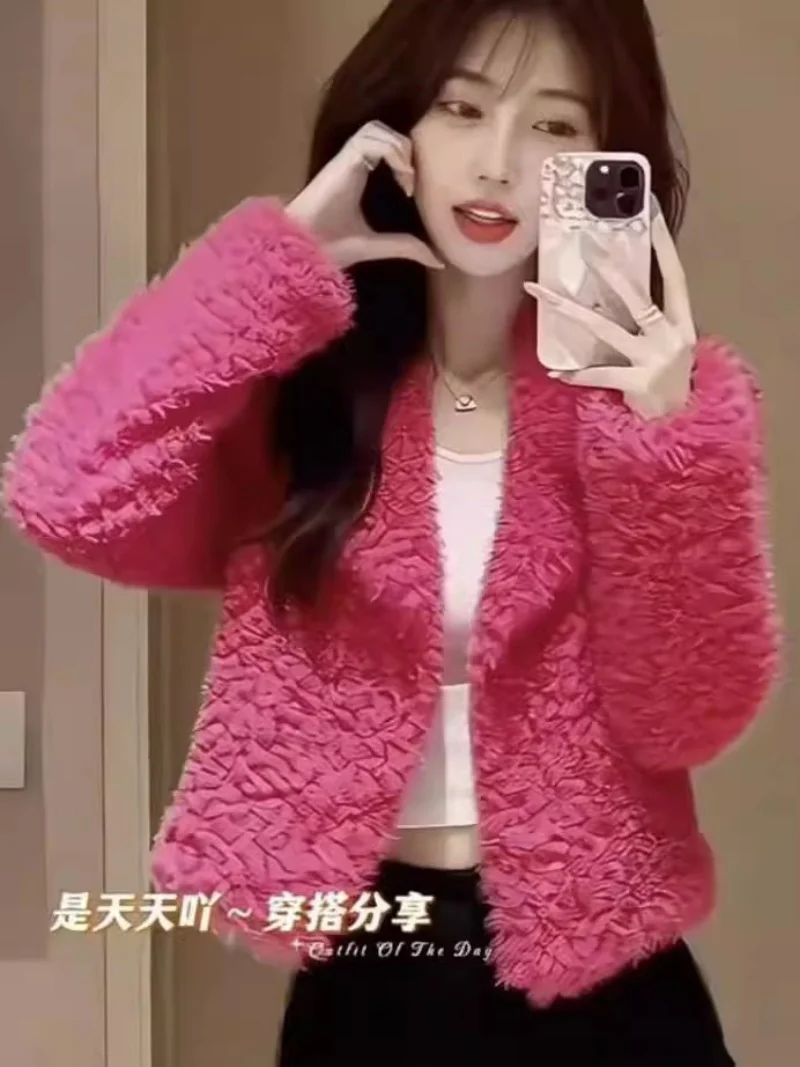 

Новая роскошная шуба из овечьего меха цвета розовой розы для женщин 2026 года - шикарная, стройнящая и теплая зимняя модная верхняя одежда W2382