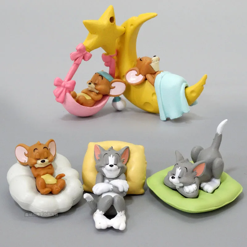 5pcs/a Set Cartoon Tom and Jerry Miniature Action Figures Tom and Jerry Kids Show Doll Car Ornaments Desktop Ornament Hot Toys