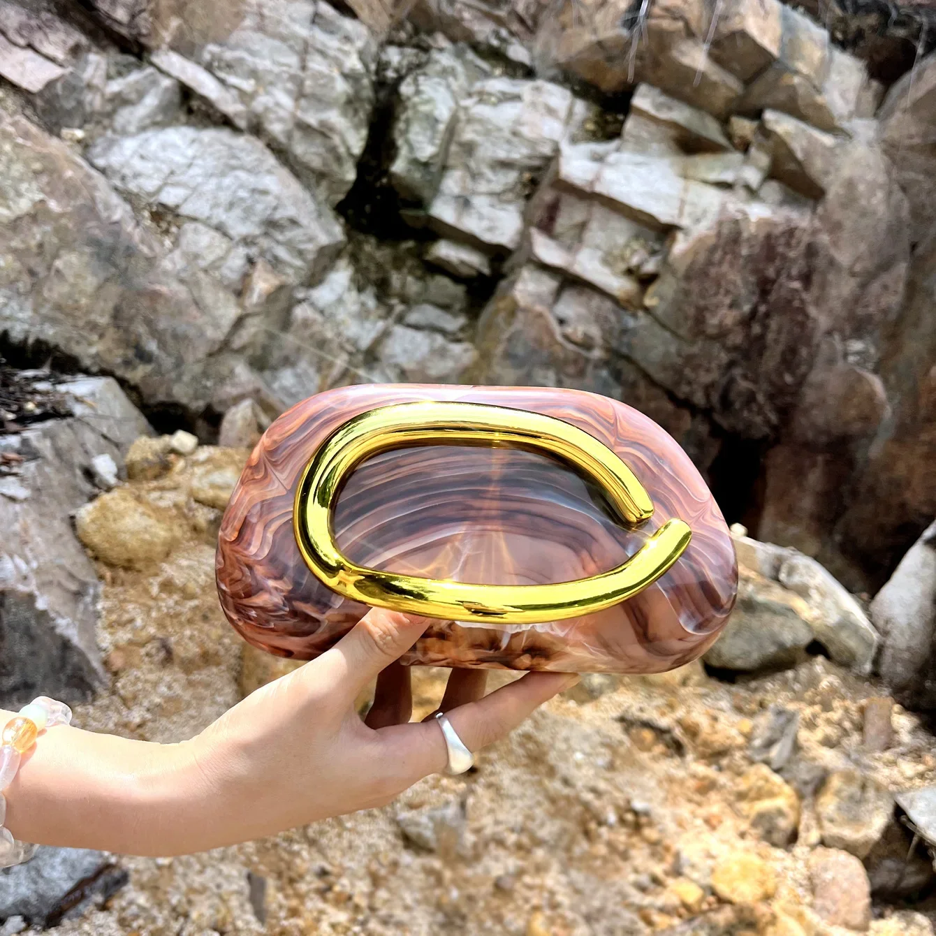 luxury-designer-simple-fashionable-diaper-bags-for-women-elegant-leather-large-capacity-minimalist-shoulder-bag-classic-commuter