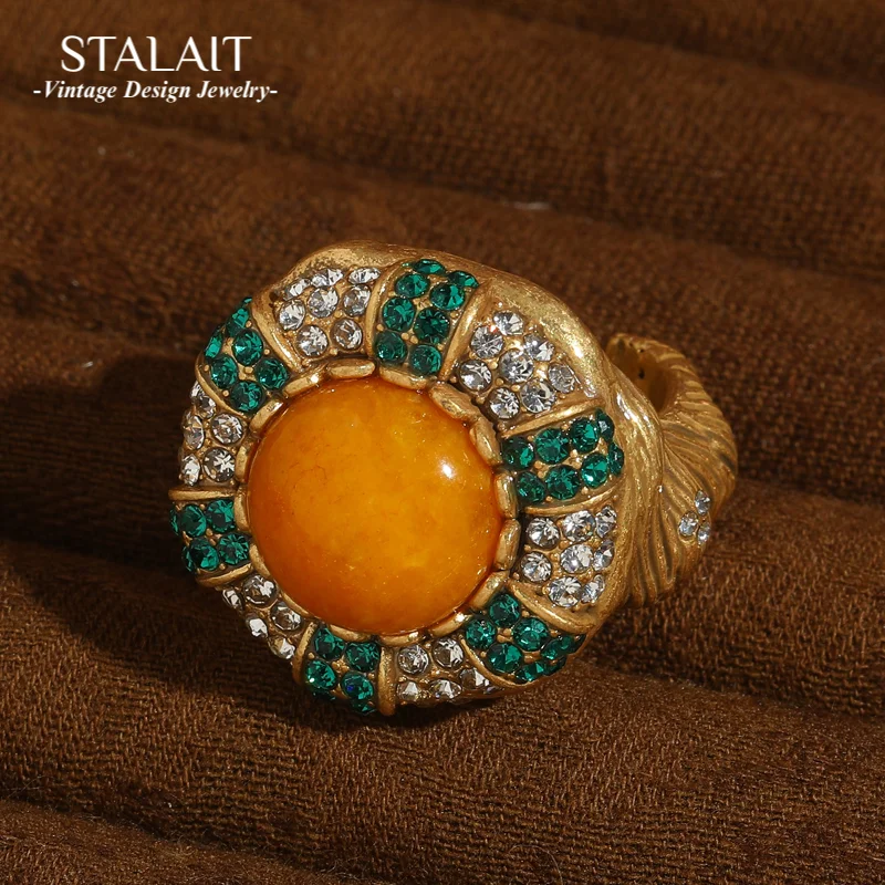 Vintage Round Yellow Stone Rings For Woman White Green Rhinestone Circular Beeswax Luxury Quality Jewelry Halloween Designers