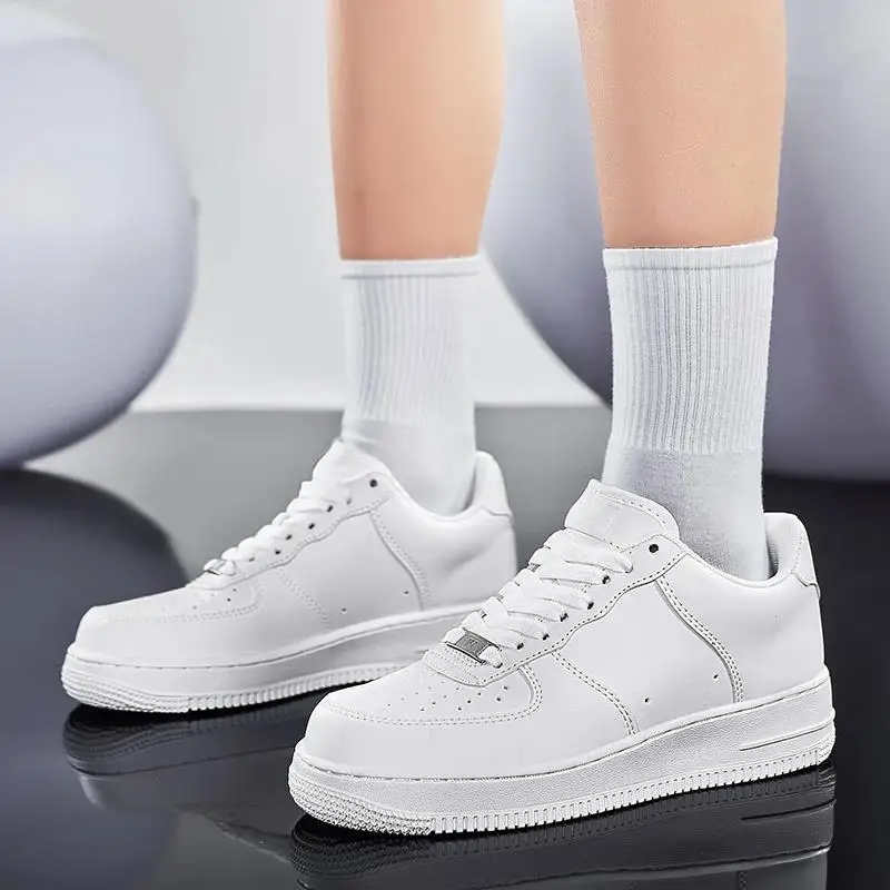 Summer New Low Top Little White Shoes Comfortable and Breathable Sports and Casual Couple Shoes