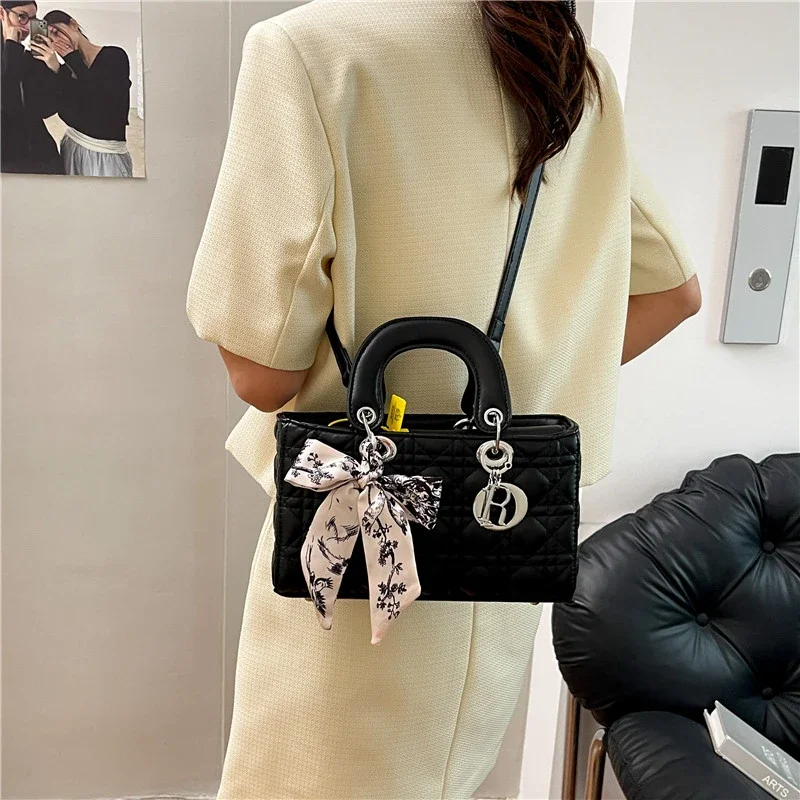 

2026 Vintage Inspired Women Handbag Luxury Leather Tote High End Crossbody Bag Elegant Shoulder Designer