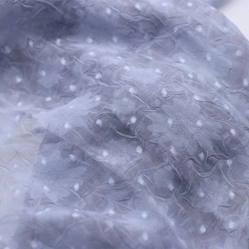 

Светло-серая жаккардовая шифоновая ткань с изображением ромашки и плюшевыми горошками, летний трехмерный цветочный материал для платья, блузки