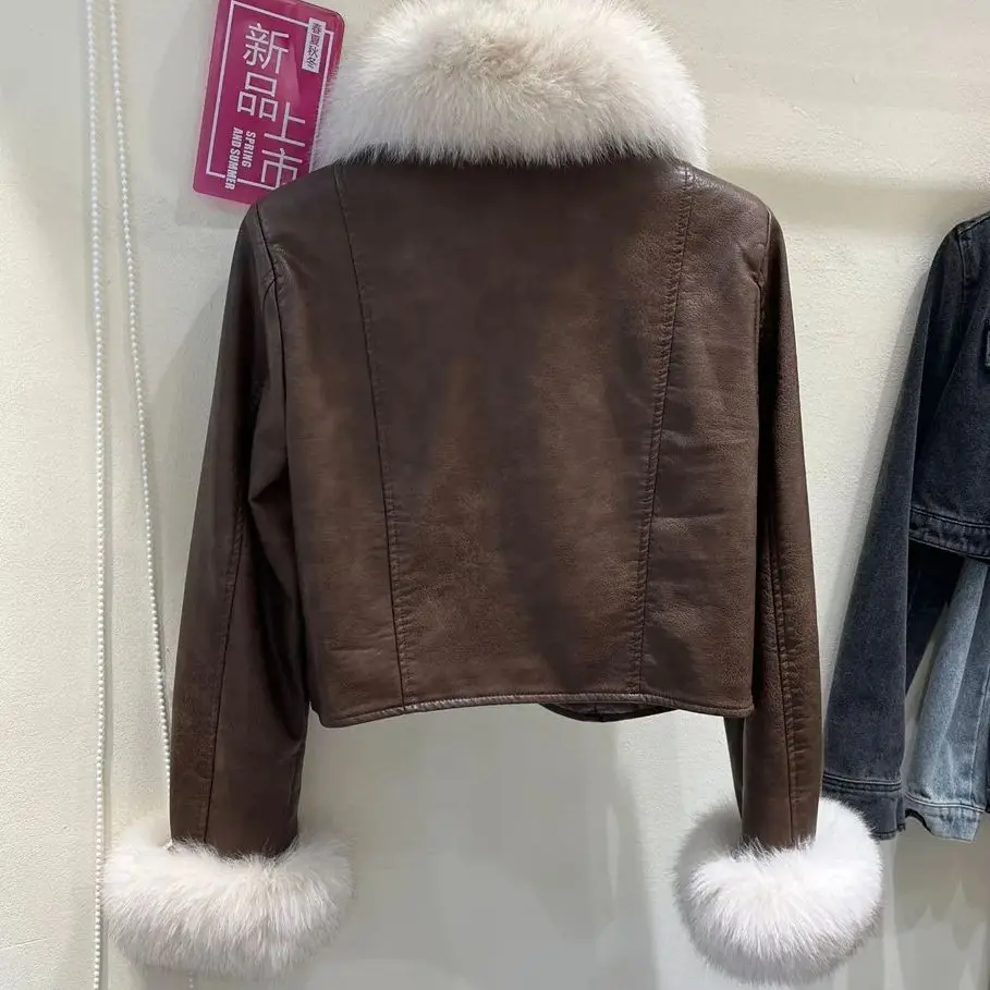 Giacche in pelle con collo in vera pelliccia di volpe francese elegante per donna 2023 inverno nuovo cappotto corto in pelle PU Moto Biker femminile