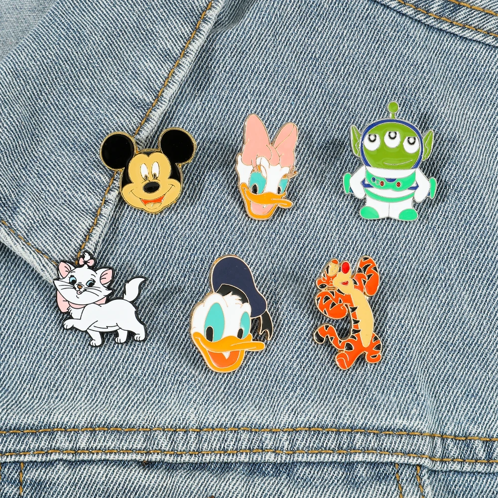 Cartoon Metal Enamel Brooch Cute Mickey Badges Winnie Pooh Bear Donald Duck Lapel Pins for Backpack Jacket Accessories