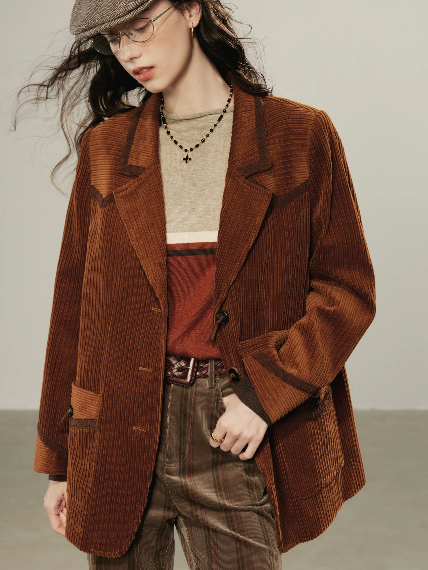 

Ретро-костюм ручной работы с бахромой и пуговицами из вельветовой ткани: женский повседневный пиджак и оранжевая вельветовая юбка-клеш