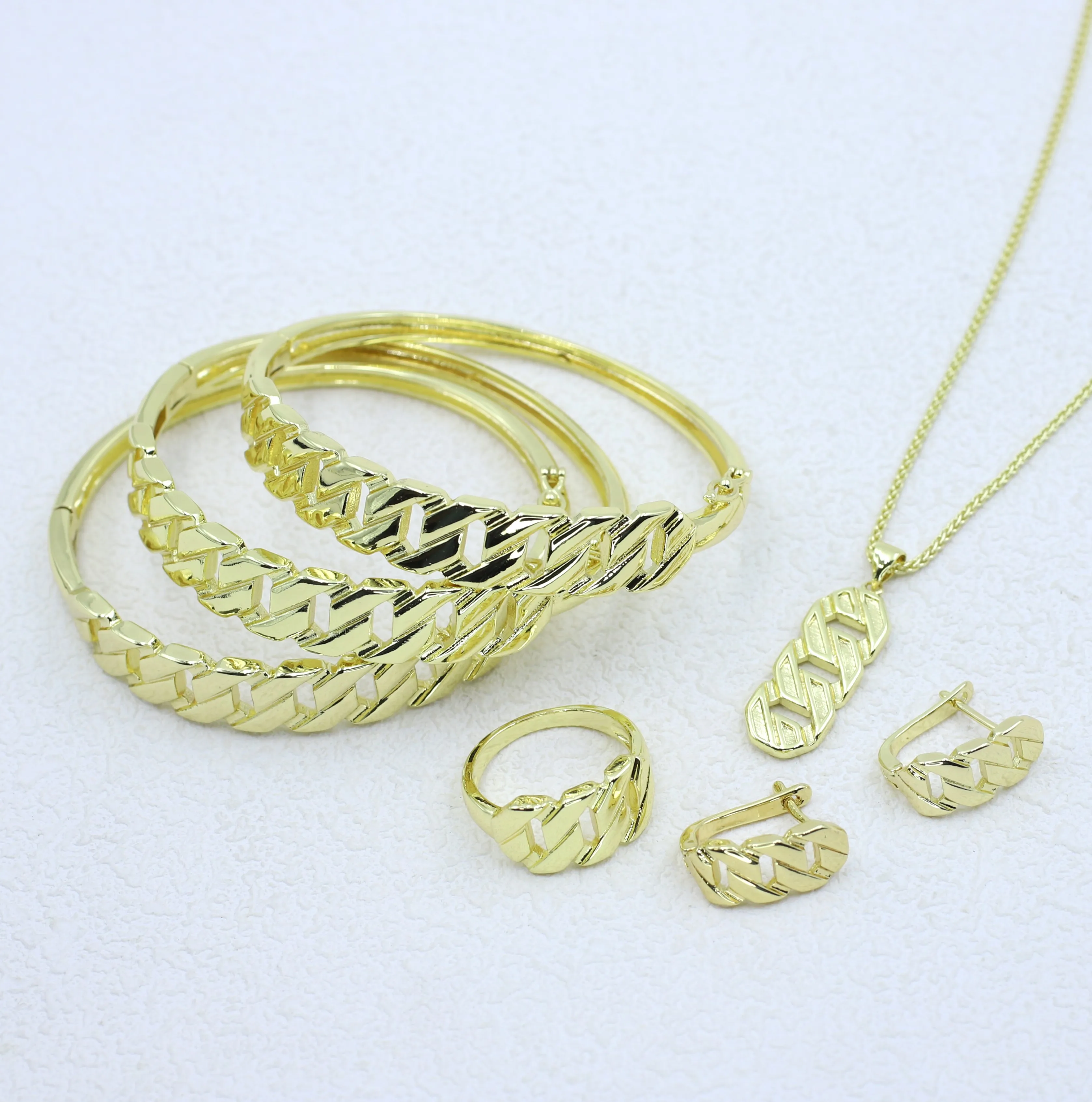 GUANXI Morocco Trend 14k Gold Color Jewelry Set for Party Design Earrings and Pendant Necklace Bracelet Ring Set for Engagement