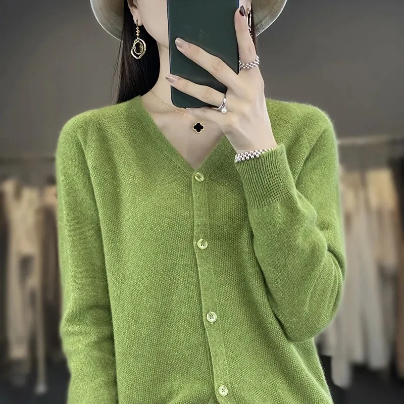 2024 New Winter Women's Sweater V-Neck Small Fragrant Wind Women Loose Sweater Sweater All Sweater Coat Special Offer Cardigan