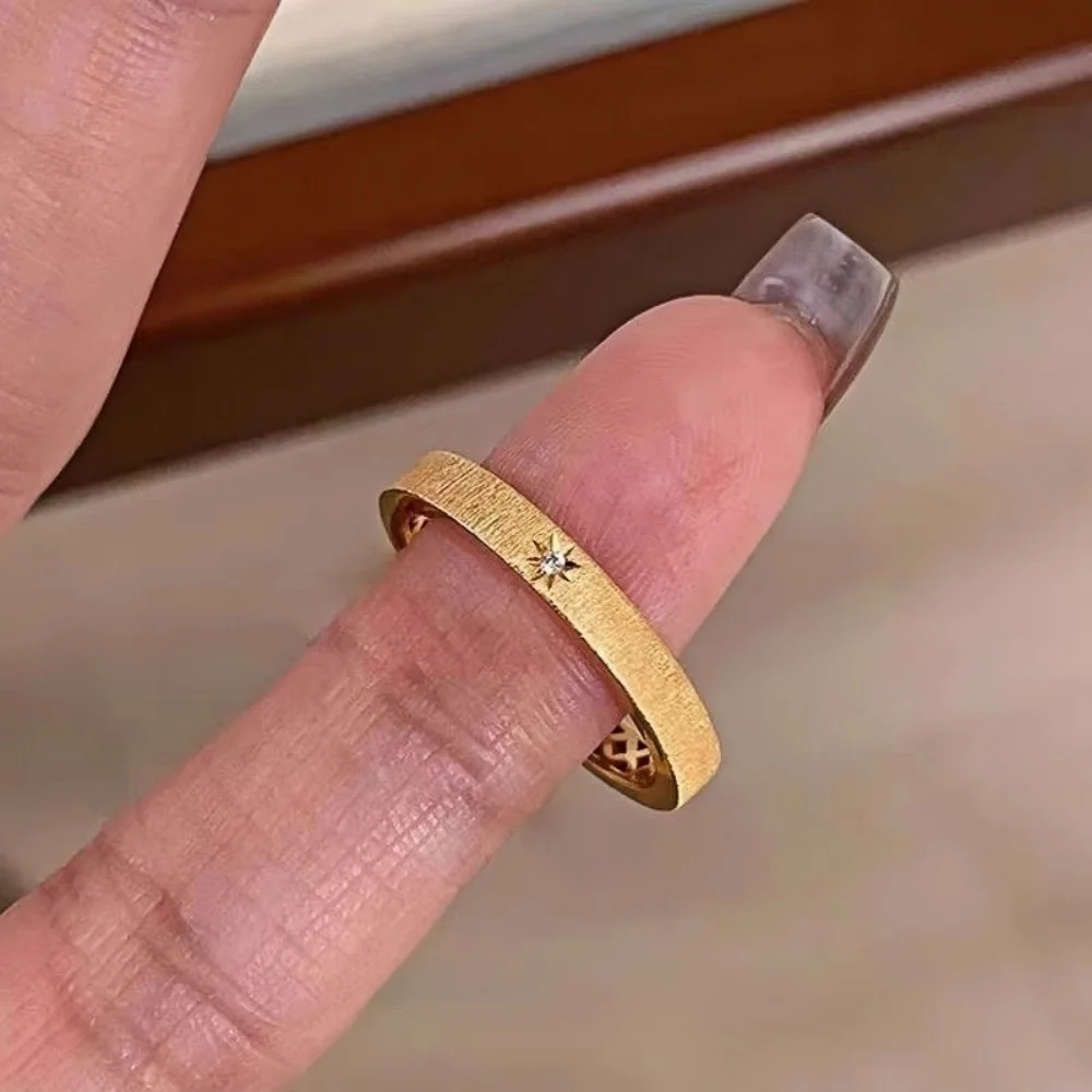 Retro-Ring aus Legierung in Goldfarbe, schlichter, quadratischer Kristall-Zirkon-Stern-Ring für Damen, trendiger Schmuck und Accessoires – Detail 5