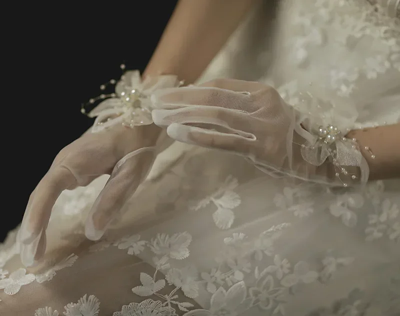 قفازات الزفاف مع اللؤلؤ رقيقة الصيف كامل فنجر المرأة القيادة قفازات
