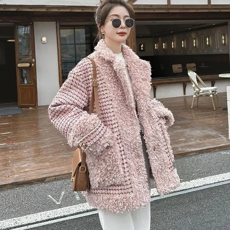 New Winter Lamb Wool Coat Fashion Women's Loose Plaid Splicing Thick Laminated Padded Jacket Quality Female Parker Outerwear