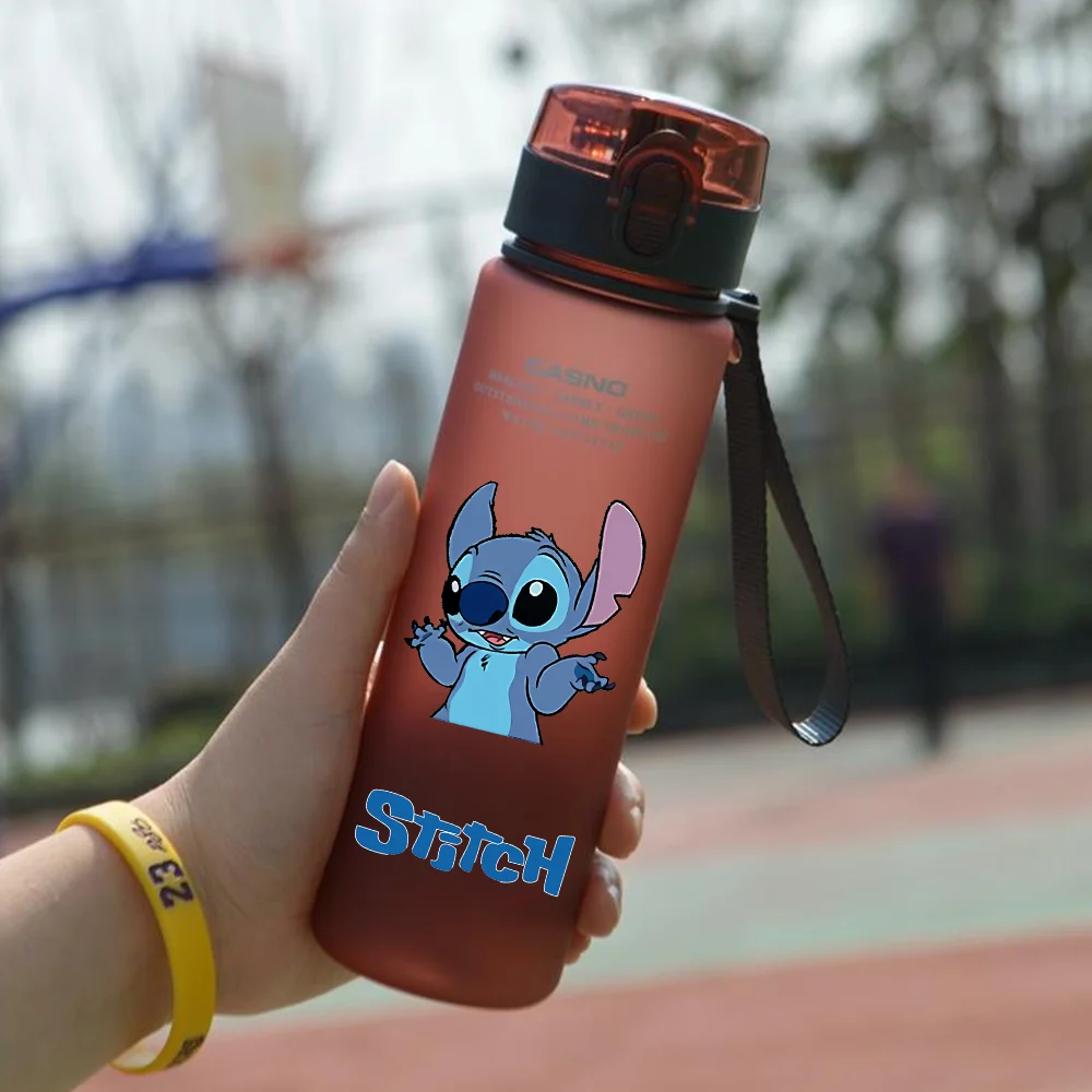 560ML Stitch Angel Cartoon kubek na wodę przenośny plastikowy kubek z kreskówek o dużej pojemności przezroczysty kubek Outdoor Sports Water Chil Cift