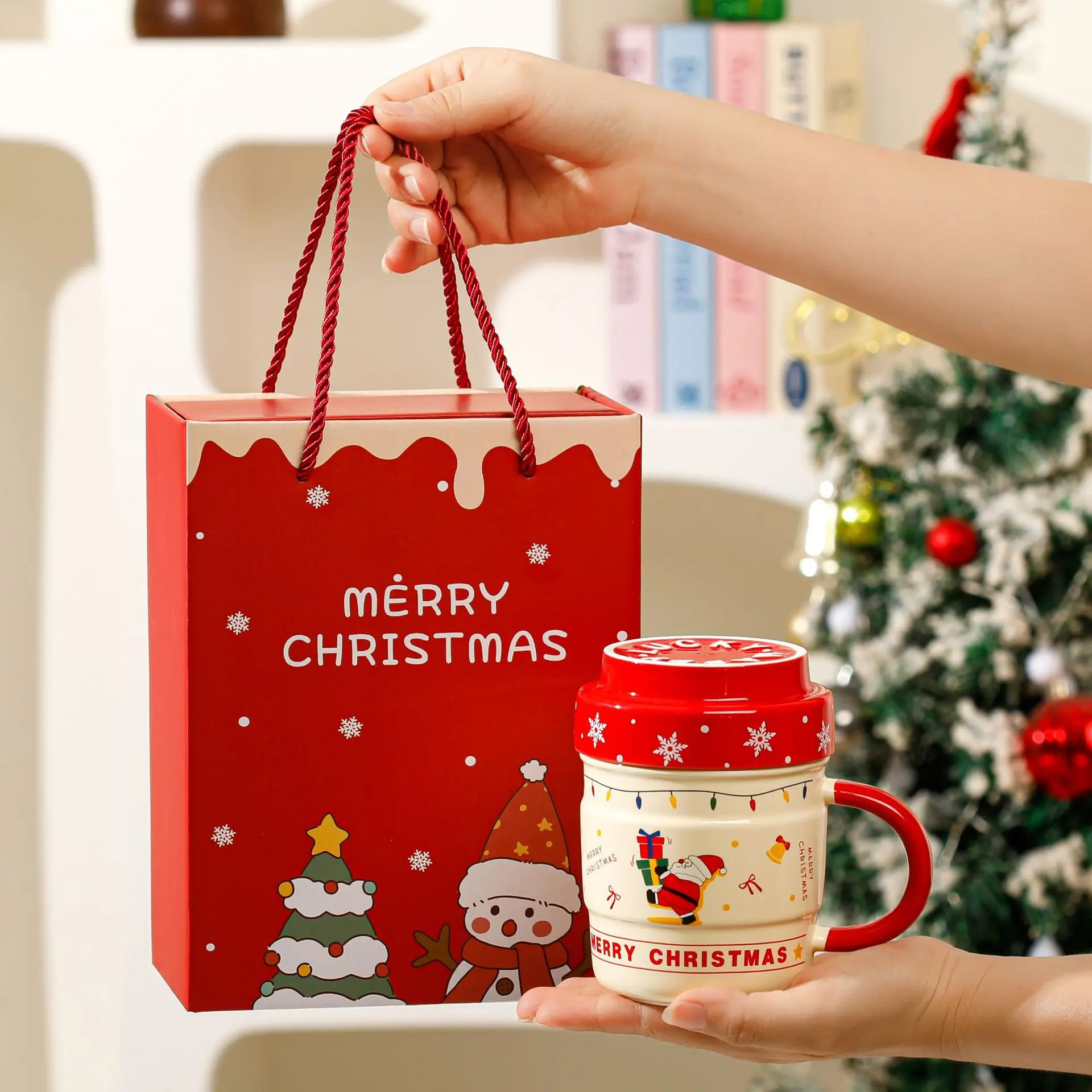 

Coffee Cups Christmas Creative Ceramic Cup with Lid Home Couple Water Cup Gift for A Friend